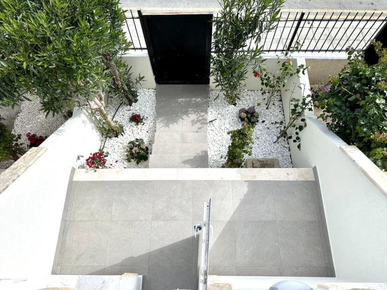 2 Bedroom House for Sale in Tombs Of the Kings, Paphos District