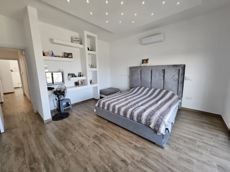 5 Bedroom House for Sale in Kolossi, Limassol District