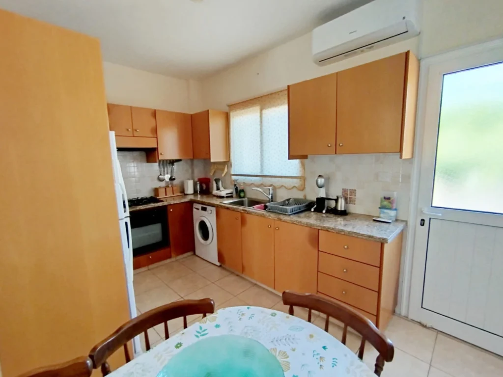 2 Bedroom House for Rent in Giolou, Paphos District