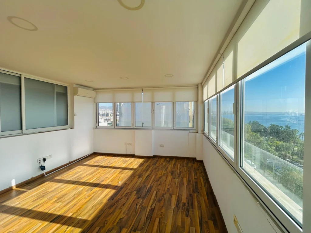 200m² Office for Rent in Limassol District