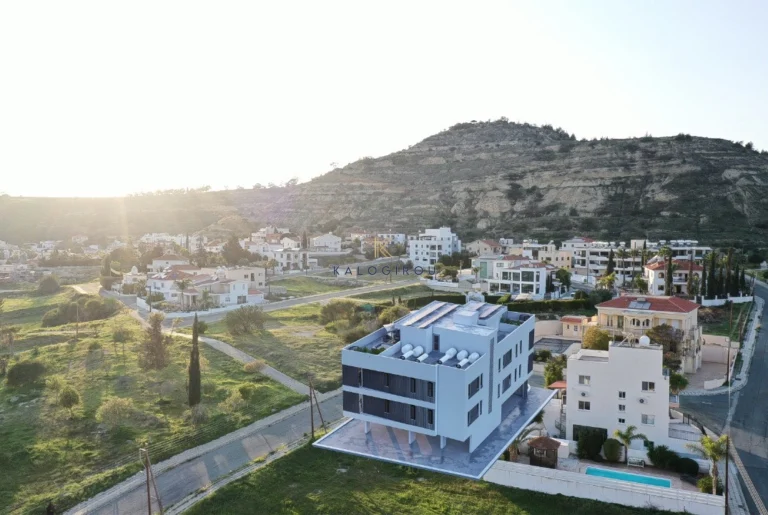 2 Bedroom Apartment for Sale in Oroklini, Larnaca District
