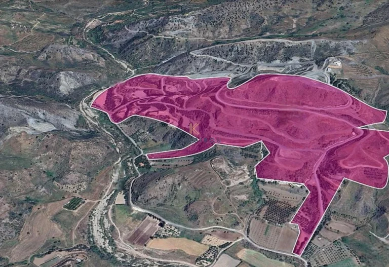 595,810m² Plot for Sale in Agia Varvara, Paphos District