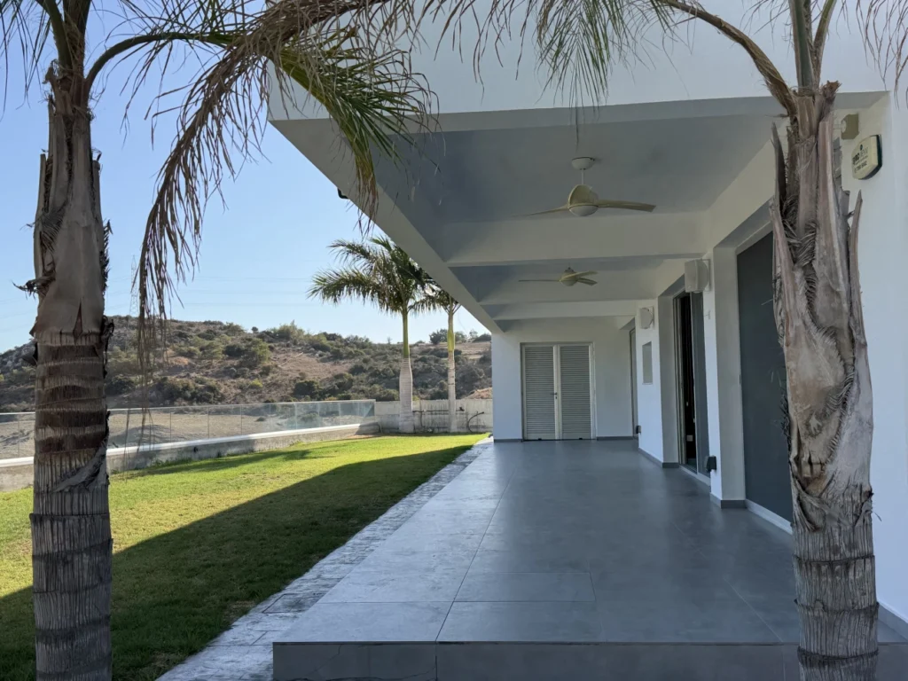 3 Bedroom House for Rent in Parekklisia, Limassol District