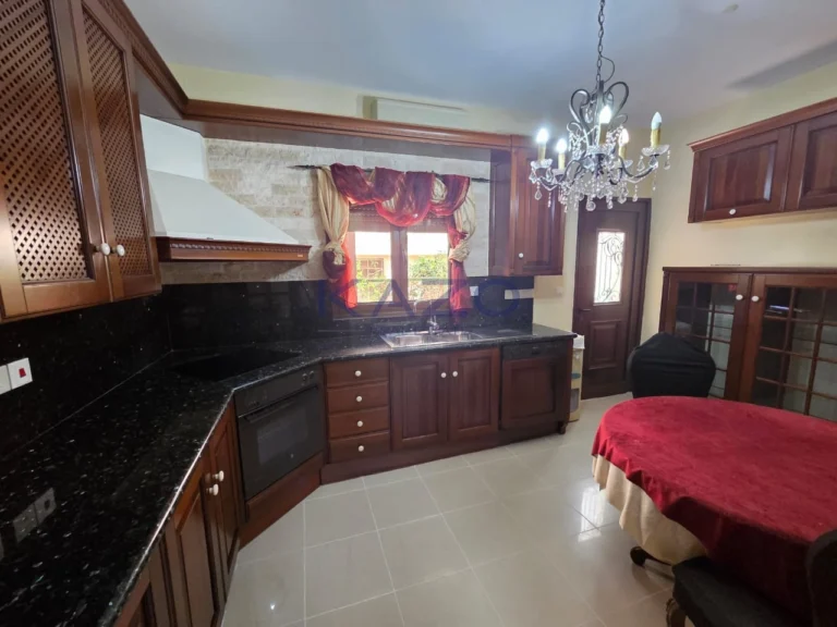 Σπίτι 4 Υπνοδωματίων προς Ενοικίαση στη Λεμεσό – Νεάπολη