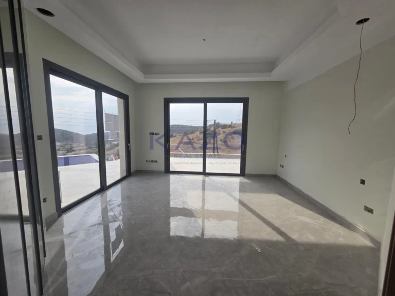 450m² House for Sale in Parekklisia, Limassol District