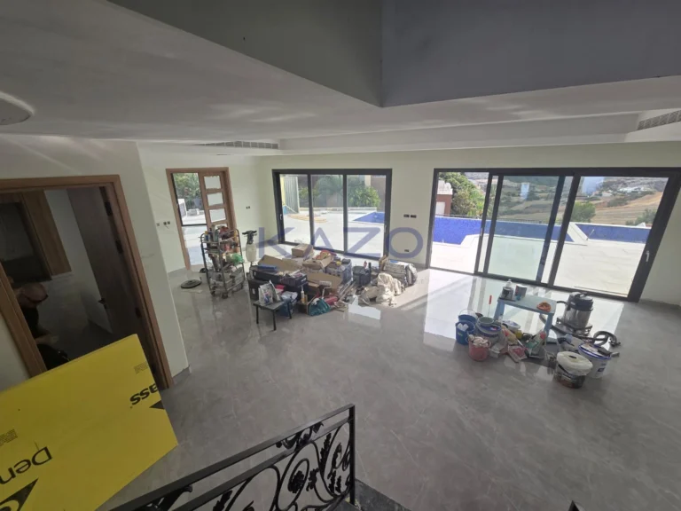 450m² House for Sale in Parekklisia, Limassol District