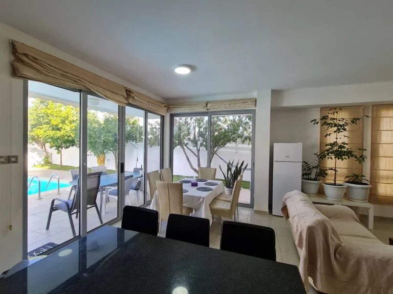 Cheap Houses and Villas for Sale Larnaca up to 600000 euro