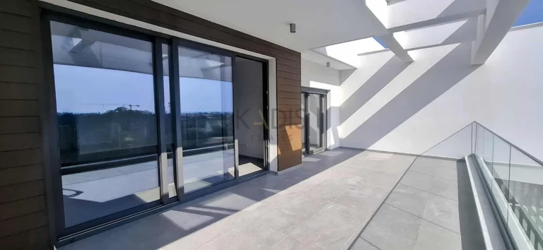 3 Bedroom Apartment for Sale in Kato Polemidia, Limassol District