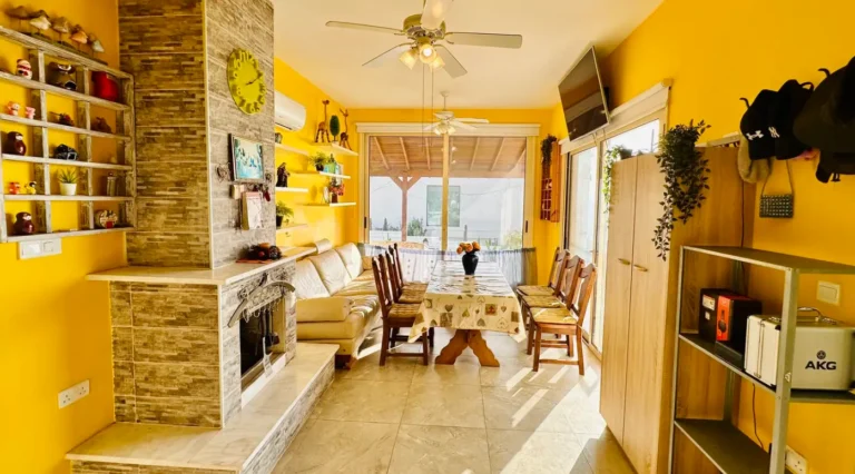 3 Bedroom House for Sale in Chlorakas, Paphos District