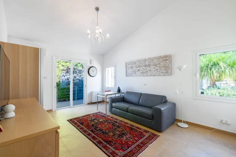 4 Bedroom House for Sale in Chlorakas, Paphos District