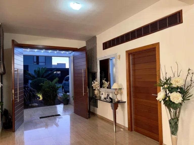 525m² House for Sale in Agia Paraskevi, Limassol District