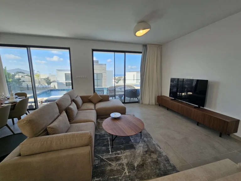 3 Bedroom House for Sale in Chlorakas, Paphos District