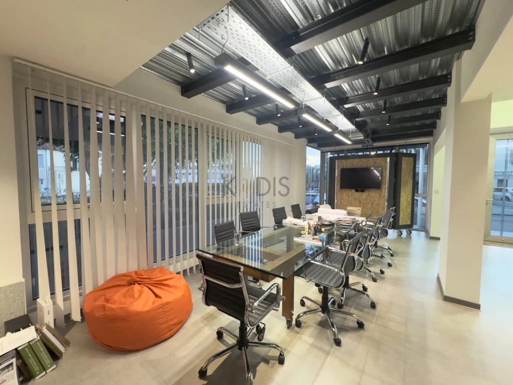 Γραφείο 250m² προς ενοικίαση στη Λεμεσό – Καθολική