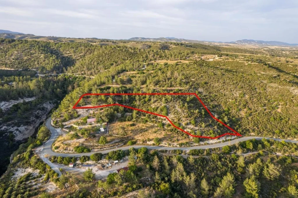 10,703m² Plot for Sale in Agios Therapon, Limassol District