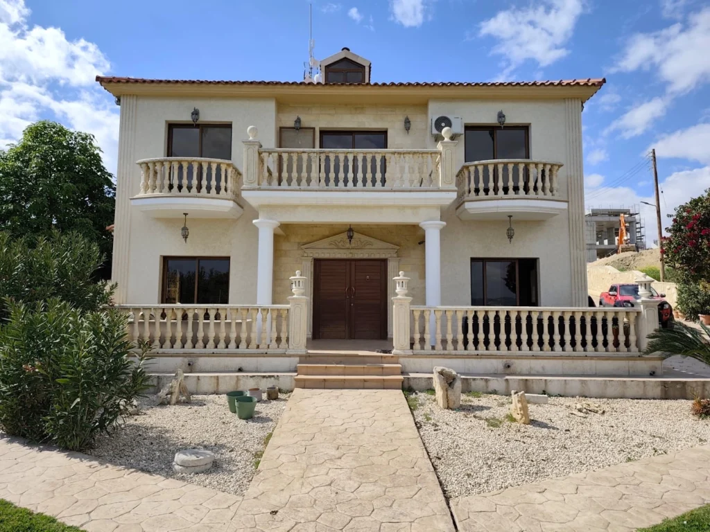 5 Bedroom House for Rent in Parekklisia, Limassol District