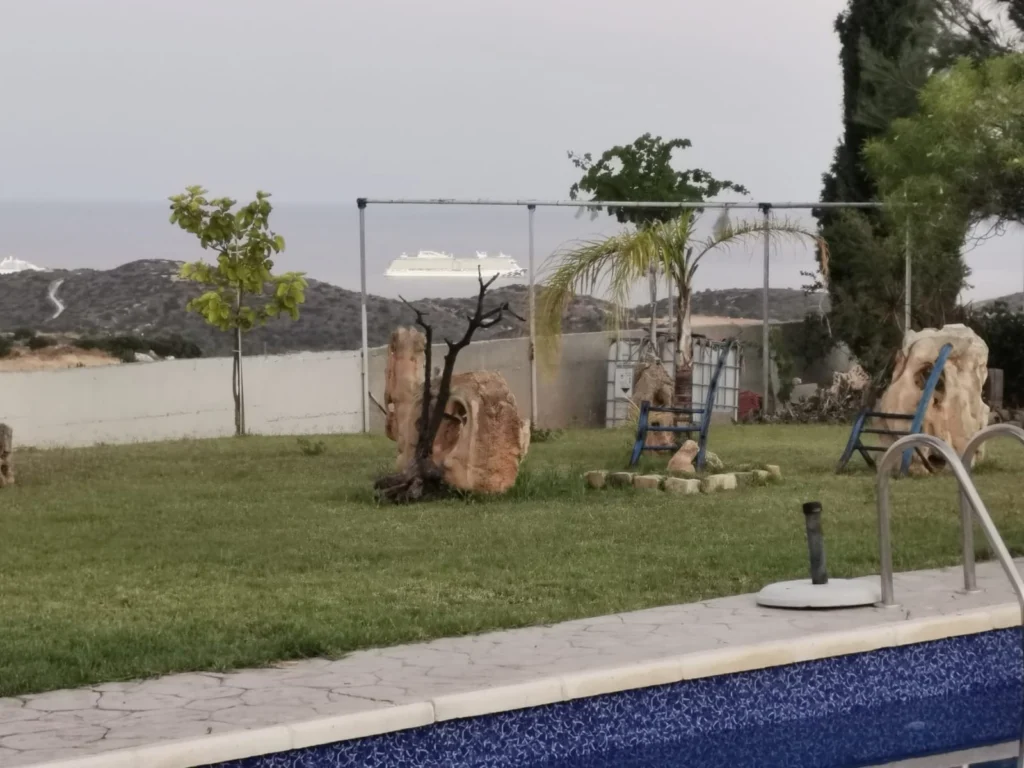 5 Bedroom House for Rent in Parekklisia, Limassol District