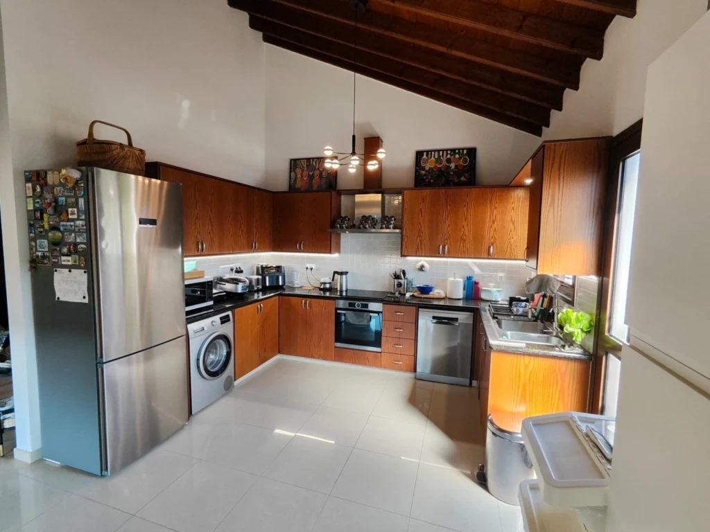2 Bedroom House for Sale in Parekklisia, Limassol District