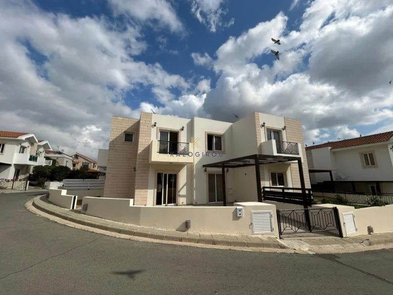 Cheap Houses and Villas for Sale Larnaca up to 300000 euro
