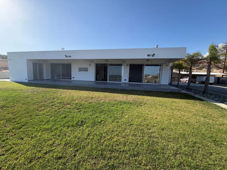 3 Bedroom House for Rent in Parekklisia, Limassol District