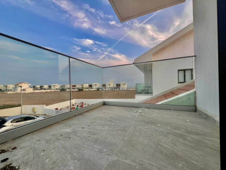 3 Bedroom House for Sale in Pervolia Larnacas