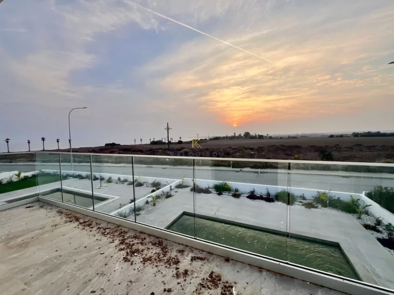 3 Bedroom House for Sale in Pervolia Larnacas