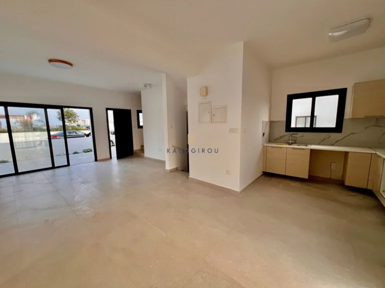 3 Bedroom House for Sale in Pervolia Larnacas