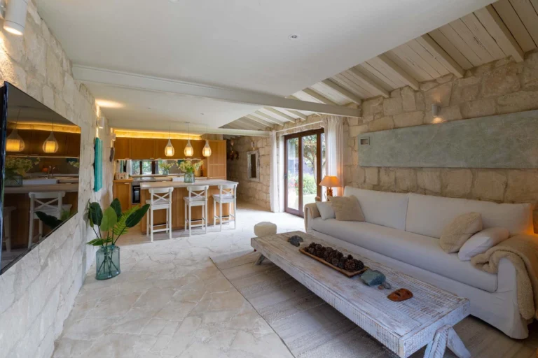 6+ Bedroom House for Sale in Kiti, Larnaca District