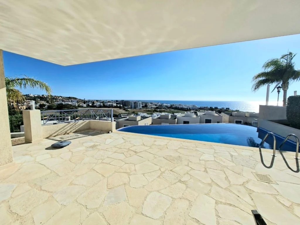 3 Bedroom House for Sale in Chlorakas, Paphos District