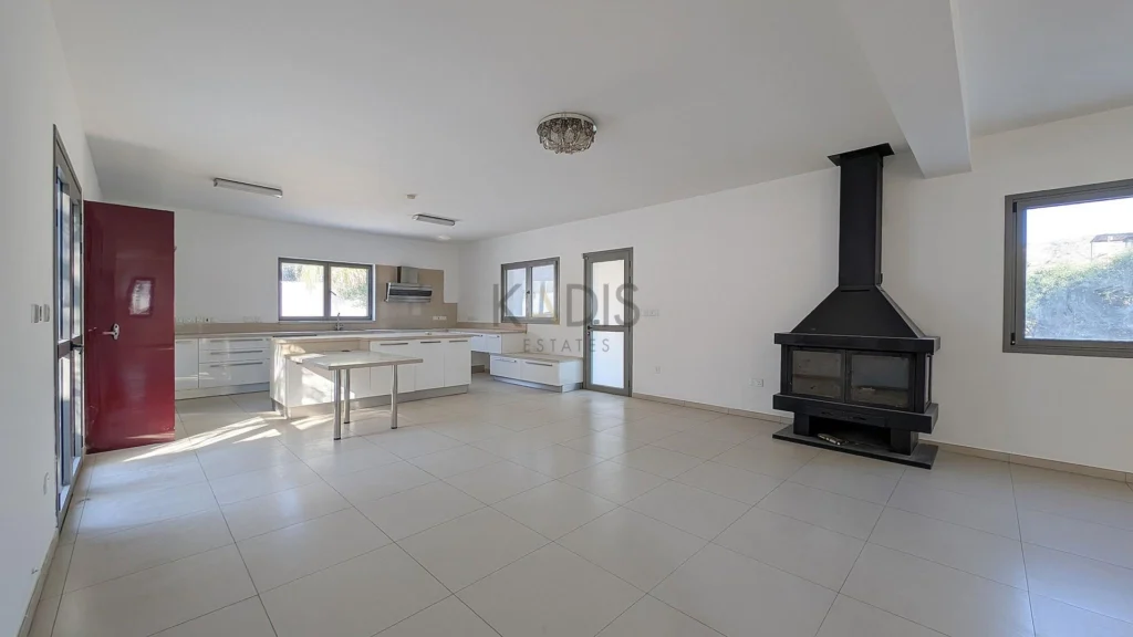 3 Bedroom House for Sale in Moni, Limassol District