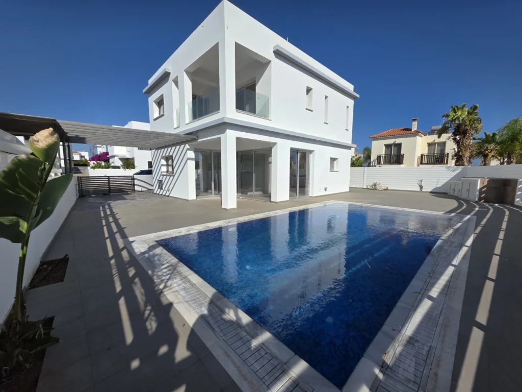 4 Bedroom House for Sale in Kapparis, Famagusta District