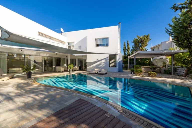 5 Bedroom House for Sale in Paphos – Anavargos