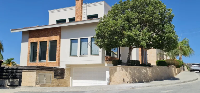 5 Bedroom House for Sale in Limassol – Agios Athanasios