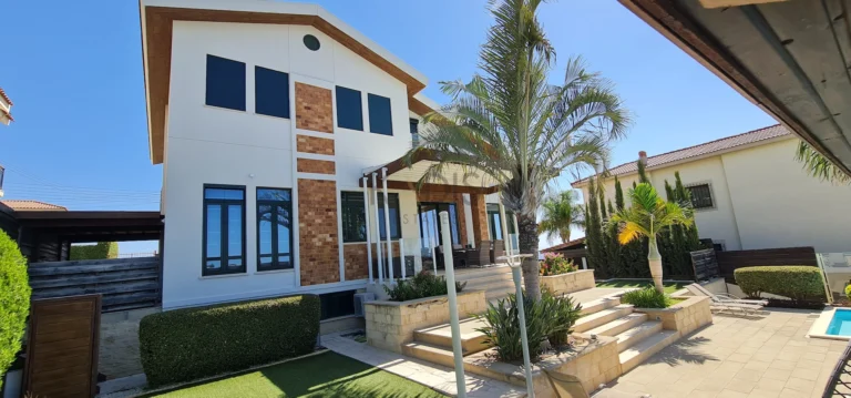 5 Bedroom House for Sale in Limassol – Agios Athanasios