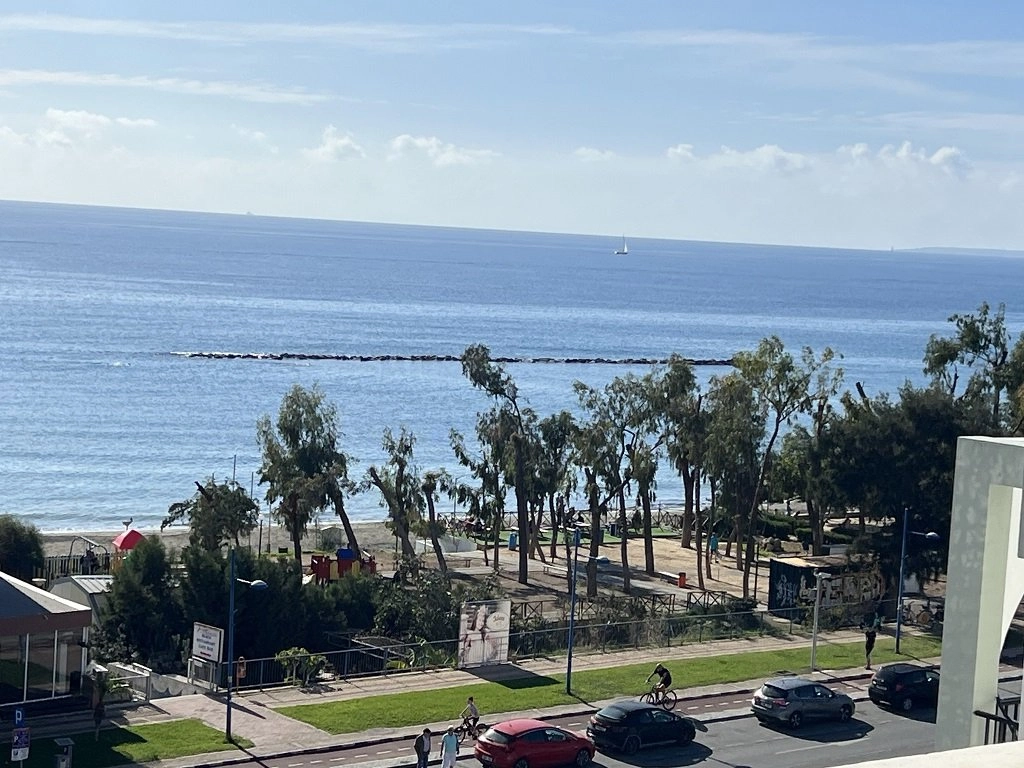 Квартира с 4 спальнями в аренду в районе Лимассола