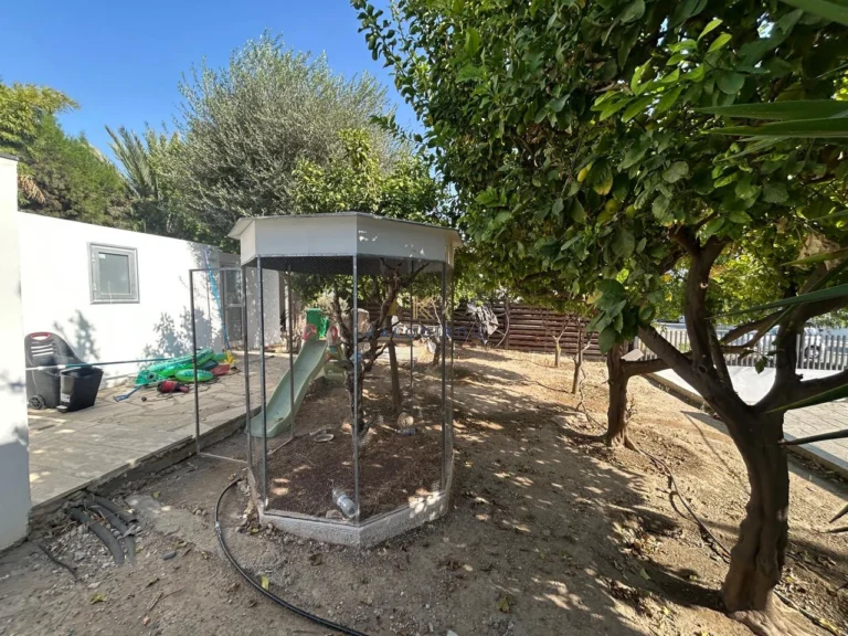 5 Bedroom House for Sale in Vergina, Larnaca District