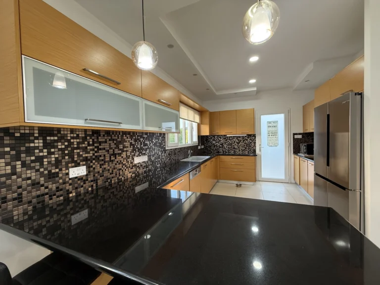 5 Bedroom House for Rent in Agios Tychonas, Limassol District