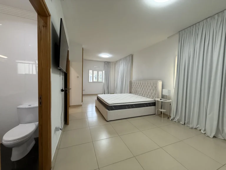 5 Bedroom House for Rent in Agios Tychonas, Limassol District