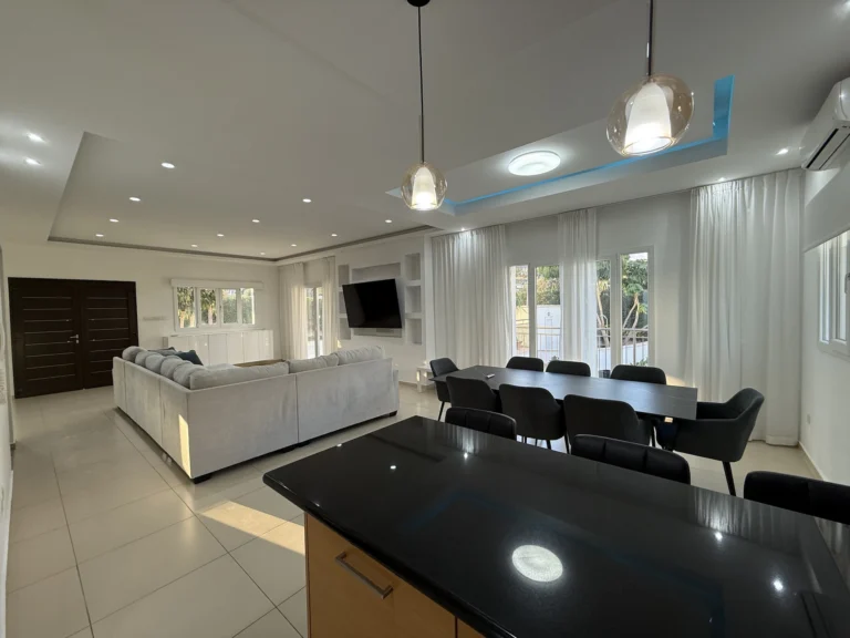 5 Bedroom House for Rent in Agios Tychonas, Limassol District