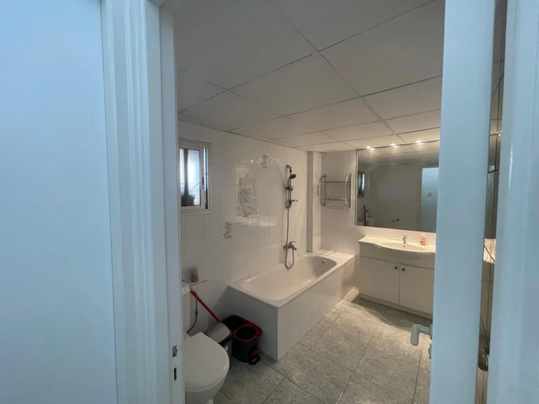 142m² Office for Rent in Paphos District