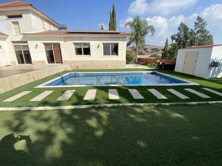 3 Bedroom House for Sale in Moni, Limassol District