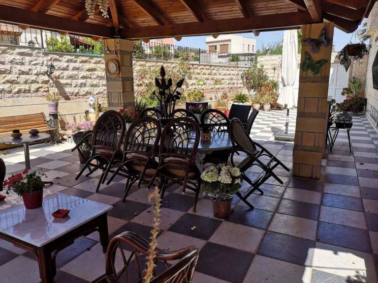330m² House for Sale in Aglantzia, Nicosia District