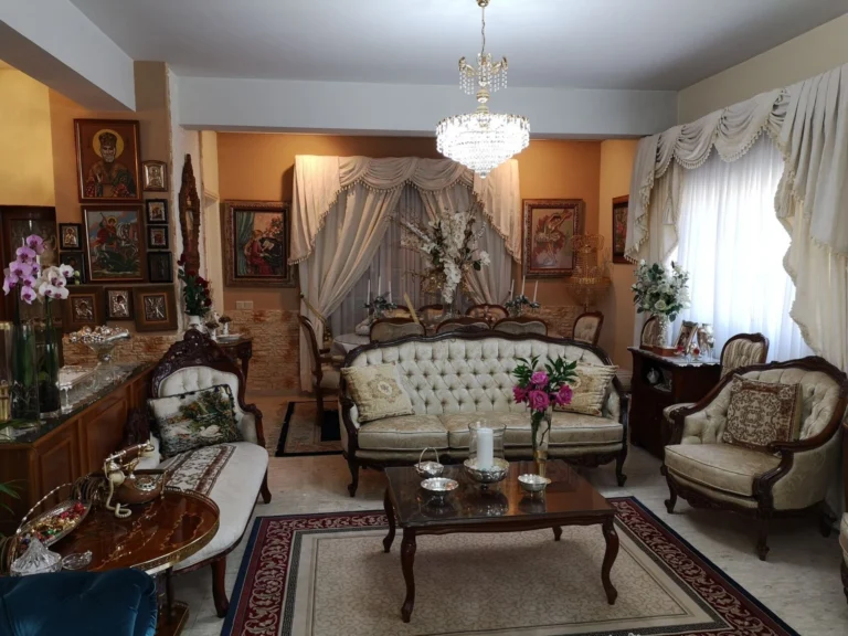 330m² House for Sale in Aglantzia, Nicosia District