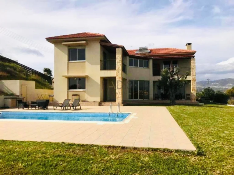 4 Bedroom House for Rent in Parekklisia, Limassol District