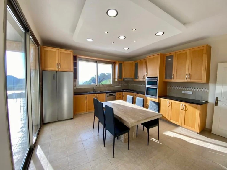 4 Bedroom House for Rent in Parekklisia, Limassol District