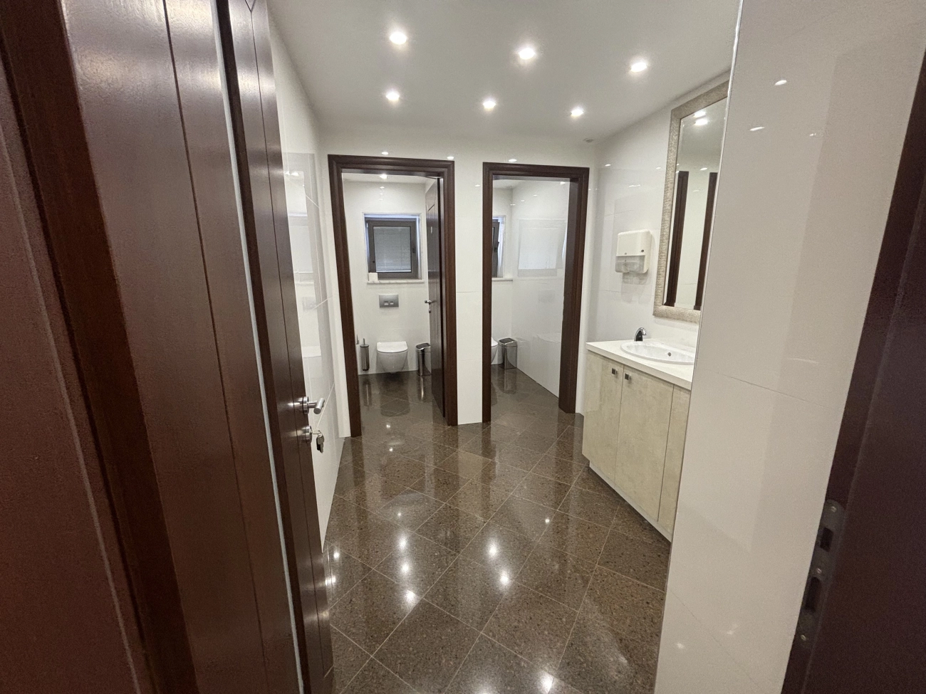 160m² Office for Rent in Agia Triada, Limassol District