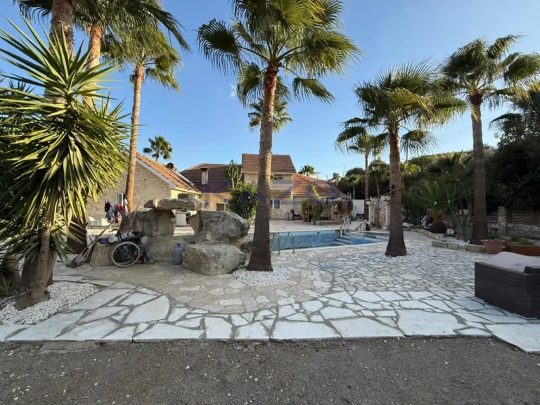 320m² House for Sale in Pyrgos Lemesou, Limassol District