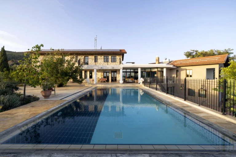 5 Bedroom House for Sale in Parekklisia, Limassol District