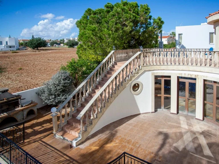 4 Bedroom House for Sale in Ypsonas, Limassol District