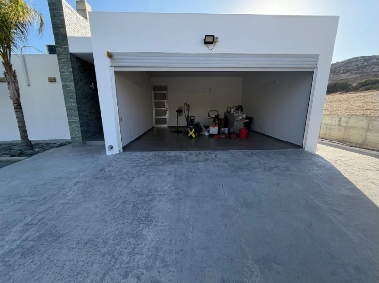 4 Bedroom House for Sale in Parekklisia, Limassol District