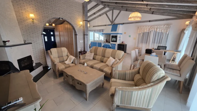 4 Bedroom House for Rent in Pegeia, Paphos District